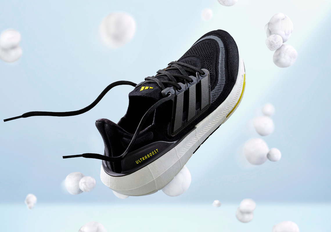 Giày Adidas UltraBOOST Light mới nhất, nhẹ nhất với công nghệ BOOST kỷ niệm 10 năm ra mắt - 1