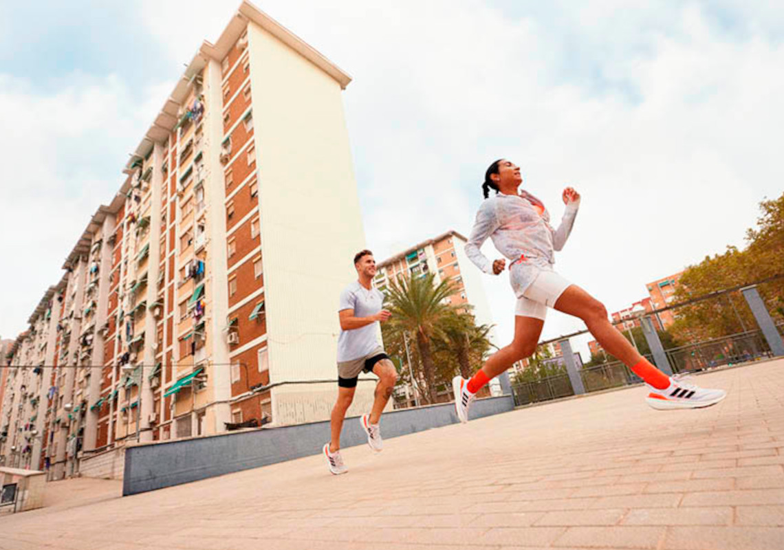 Giày Adidas UltraBOOST Light mới nhất, nhẹ nhất với công nghệ BOOST kỷ niệm 10 năm ra mắt - 5