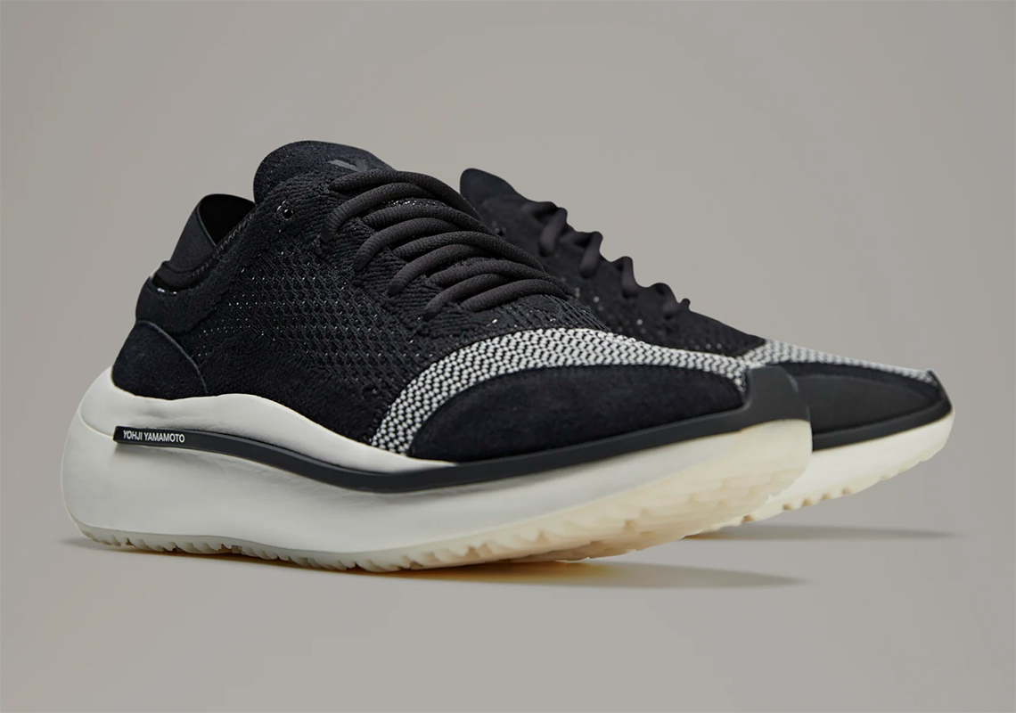Giày adidas Y-3 Qisan Knit Black/White ra mắt với thiết kế đơn giản - 2