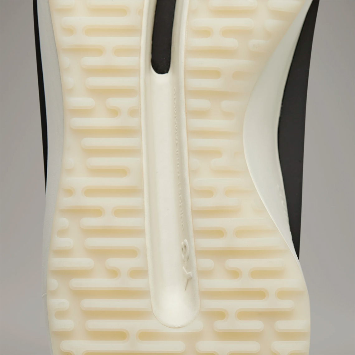 Giày adidas Y-3 Qisan Knit Black/White ra mắt với thiết kế đơn giản - 9