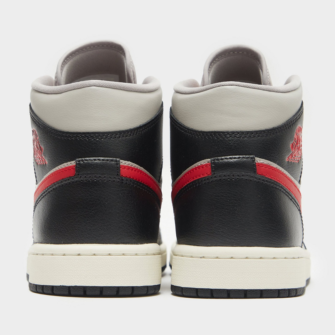 Giày Air Jordan 1 Mid phối màu đen, xám và đỏ ra mắt sắp tới - 5