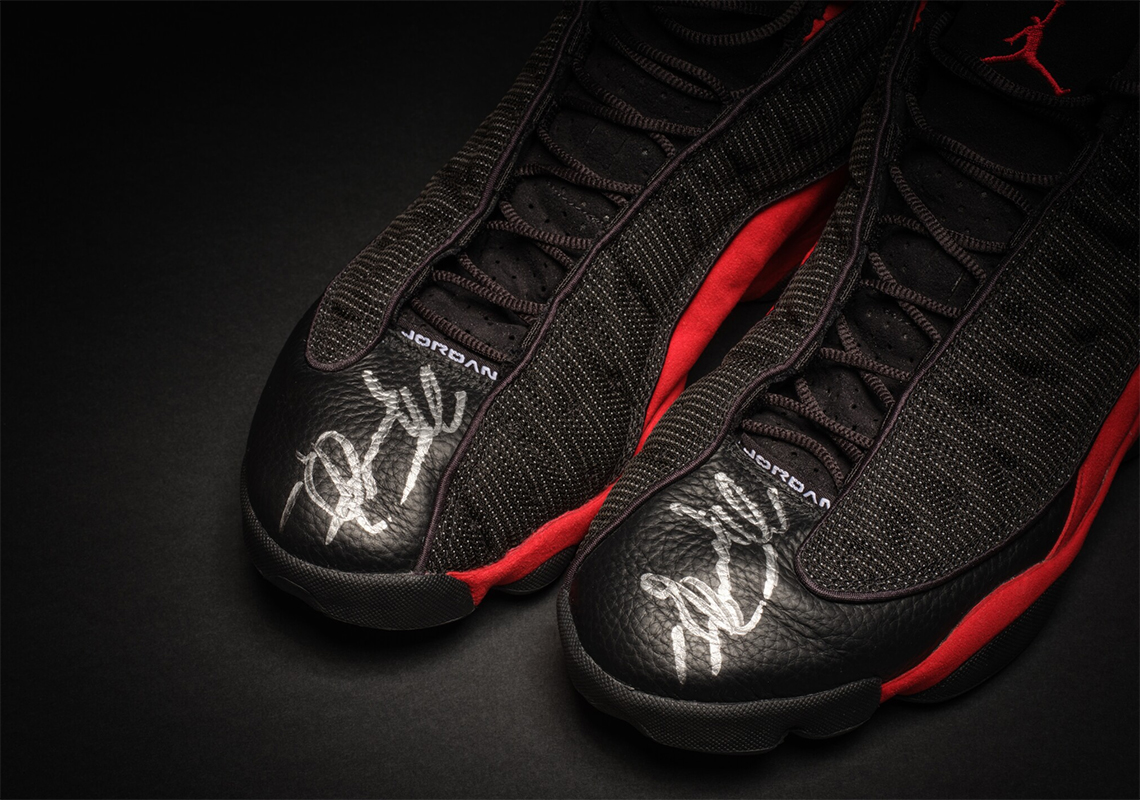 Giày Air Jordan 13 Bred được bán với giá kỷ lục 2.2 triệu USD tại đấu giá - 3
