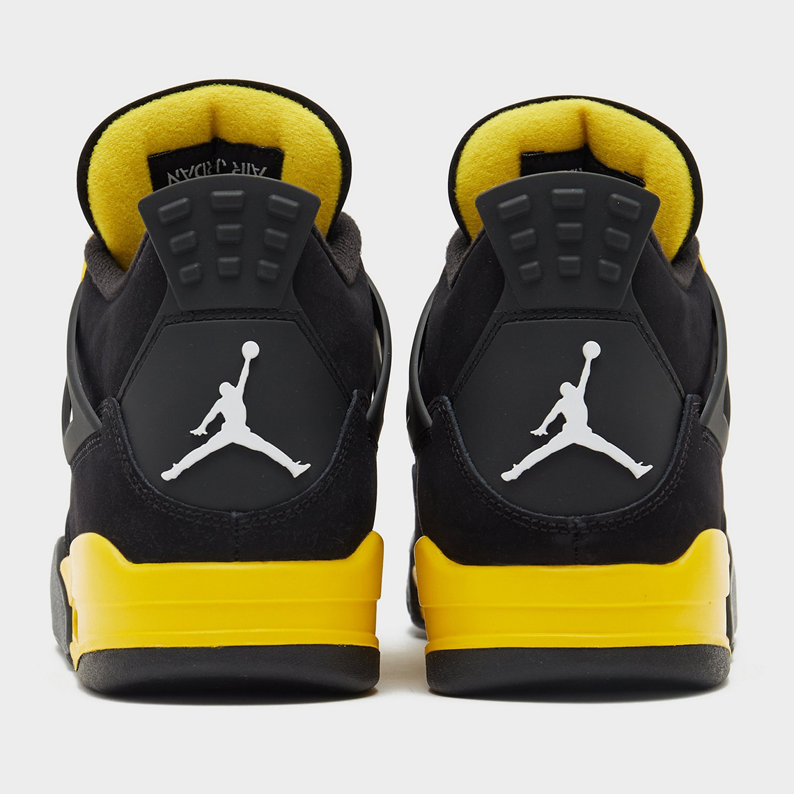 Giày Air Jordan 4 Thunder sẽ phát hành với đầy đủ thông số kỹ thuật ban đầu - 4