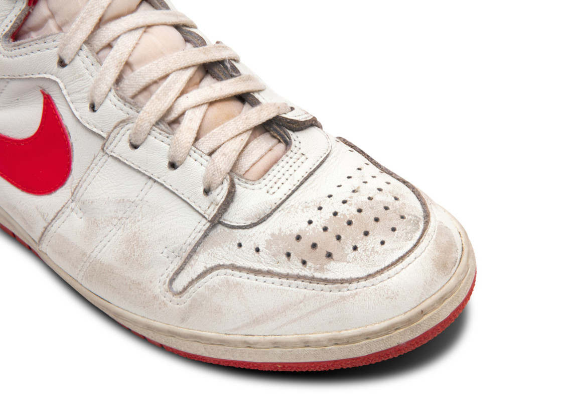 Giày Air Ship Từ Trận Đấu NBA Đầu Tiên của Michael Jordan Lên Sàn Đấu - 8