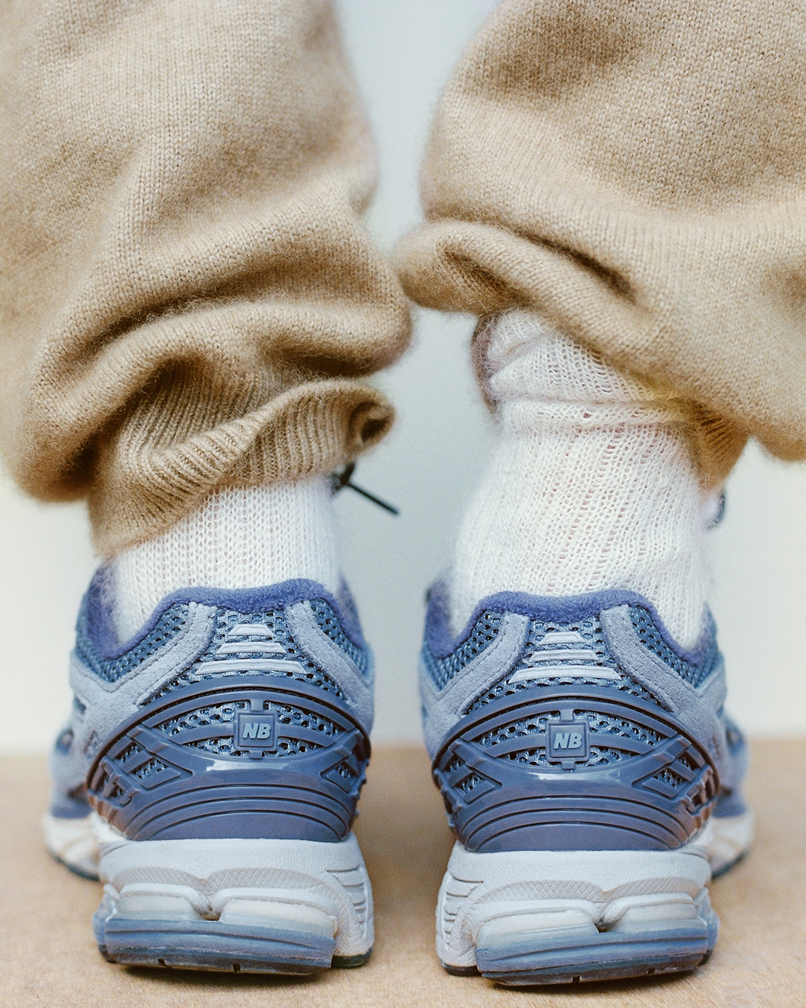 Giày AURALEE x New Balance 1906R: Sự Kết Hợp Độc Đáo - 14