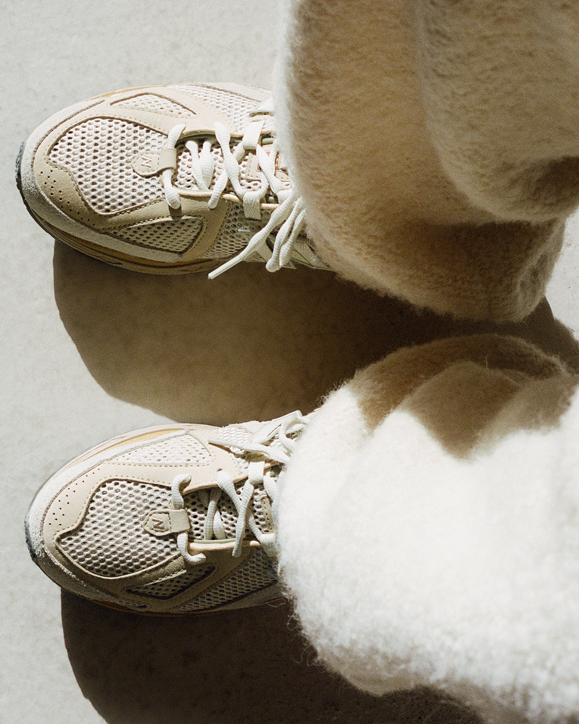 Giày AURALEE x New Balance 1906R: Sự Kết Hợp Độc Đáo - 6