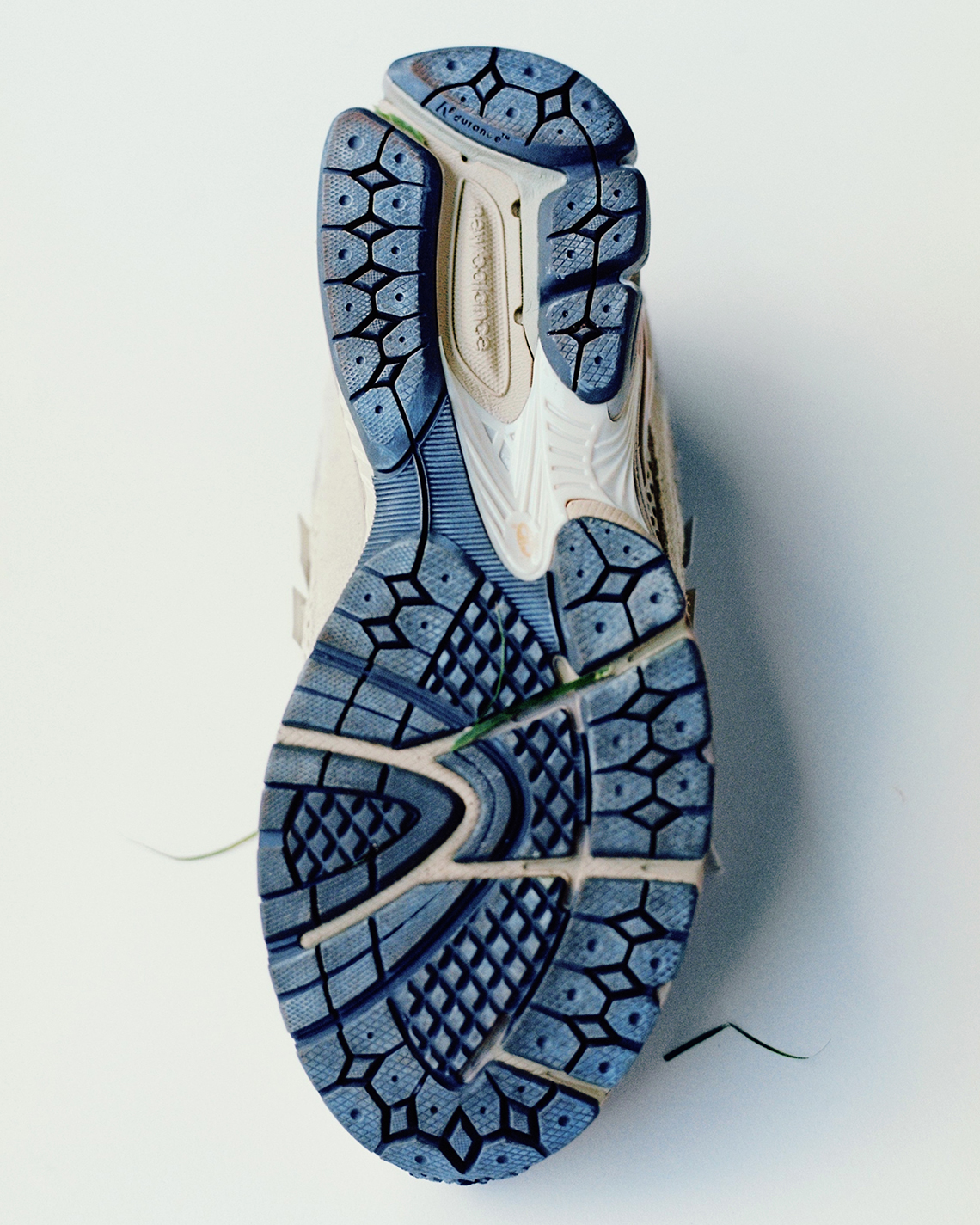 Giày AURALEE x New Balance 1906R: Sự Kết Hợp Độc Đáo - 9