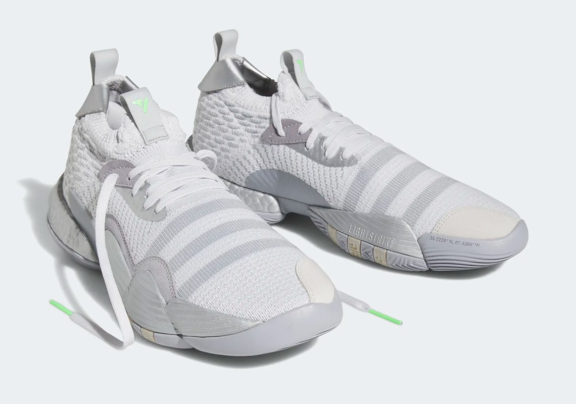 Giày bóng rổ adidas Trae Young 2 ra mắt bản màu mới Halo Silver - 1