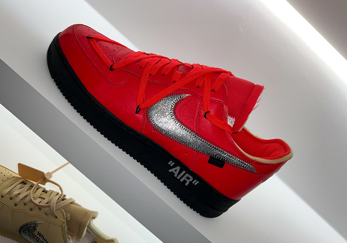 Giày dép không còn được phát hành X White x Nike được trưng bày tại Virgil ABLOH: Code C/O Architecture Triển lãm trong Miami - 4