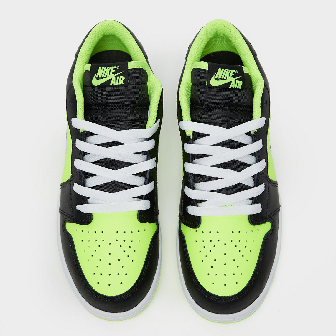 Giày Jordan 1 Low dành cho trẻ em kế thừa biệt danh Black Cat của MJ - 3