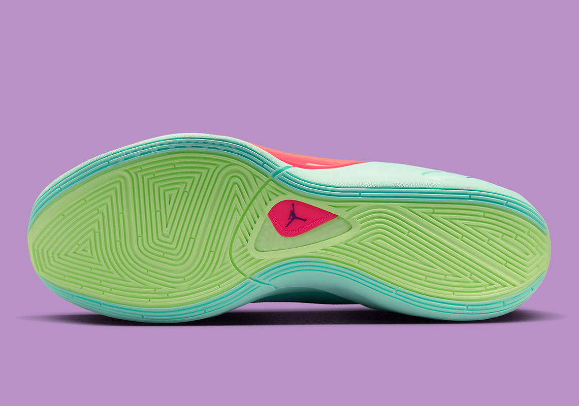 Giày Jordan Luka 1 Easter ra mắt: màu sắc táo bạo, thiết kế độc đáo. - 6