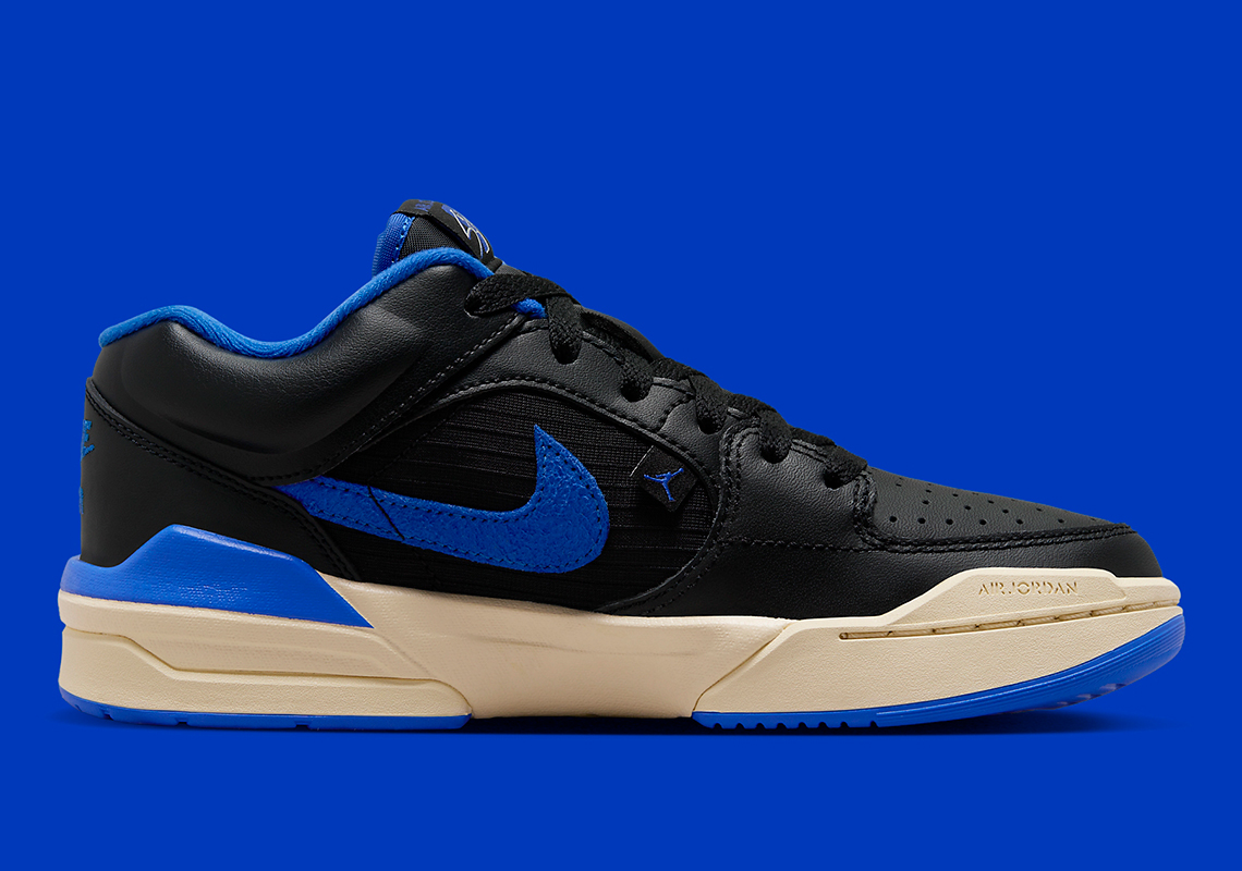 Giày Jordan Stadium 90 màu đen bừng sáng với gam màu xanh lam Royal - 3