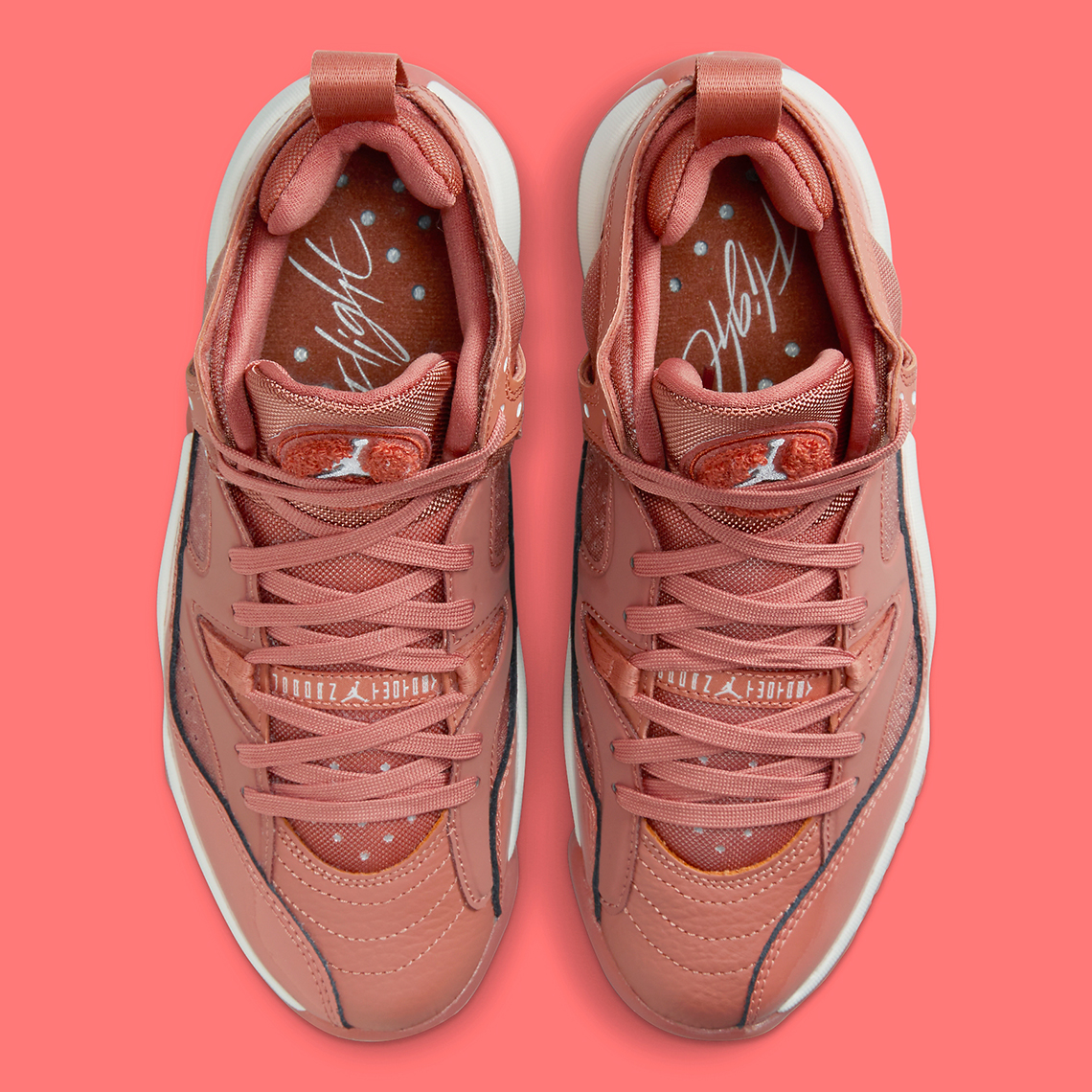 Giày Jordan Two Trey được thêm màu sắc đồng hồng kim tuyến dành riêng cho nữ giới - 4