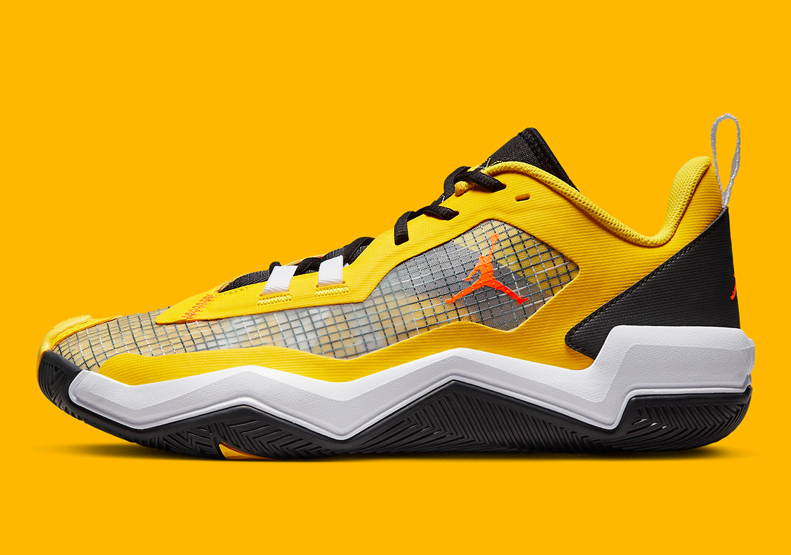 Giày Jordan Westbrook One Take 4 'Tour Yellow': Sắc vàng tươi sáng trên mẫu giày chất lượng từ Jumpman - 2