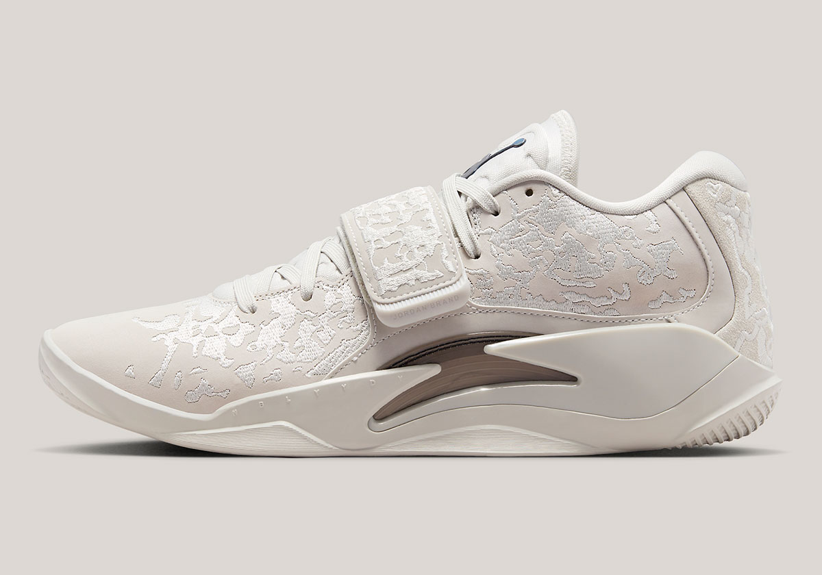 Giày Jordan Zion 3 Mới: Màu Light Bone Tinh Tế Cho Mùa Playoff - 2