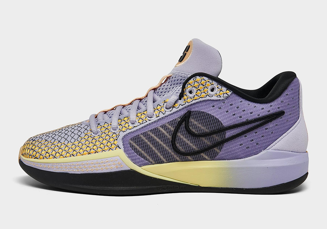 Giày Ký Hiệu Sabrina 1 Của Nike: Sự Kết Hợp Hoàn Hảo Giữa Thể Thao Và Nghệ Thuật - 2