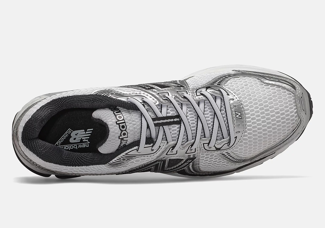 Giày New Balance 860v2 được thiết kế với màu bạc và đen - 3