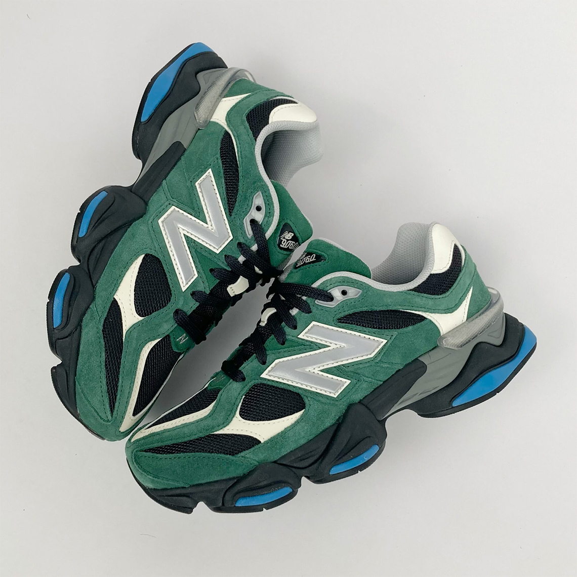 Giày New Balance 90/60 mới - màu xanh lá cây và đen - 2