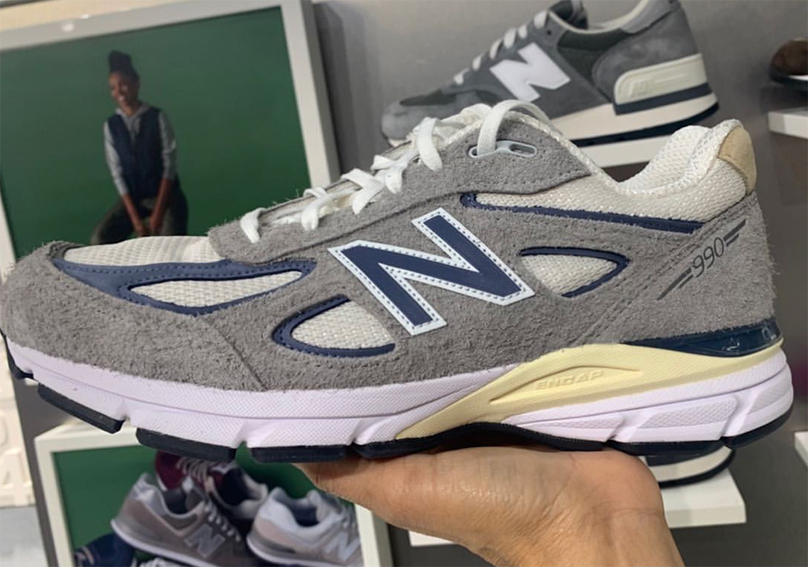 Giày New Balance 990v4 MADE in USA quay trở lại với sắc xám truyền thống - 1