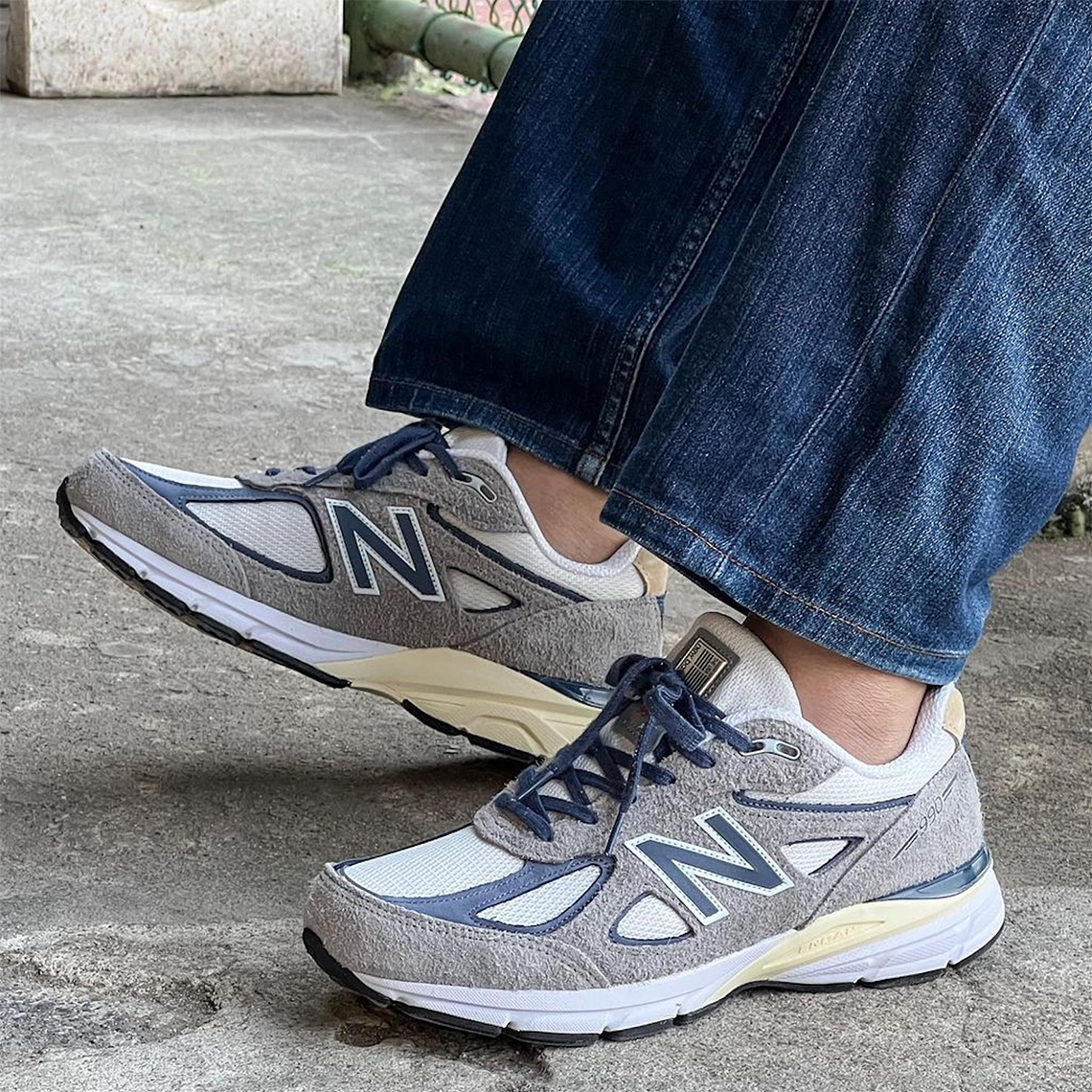 Giày New Balance 990v4 MADE in USA quay trở lại với sắc xám truyền thống - 2