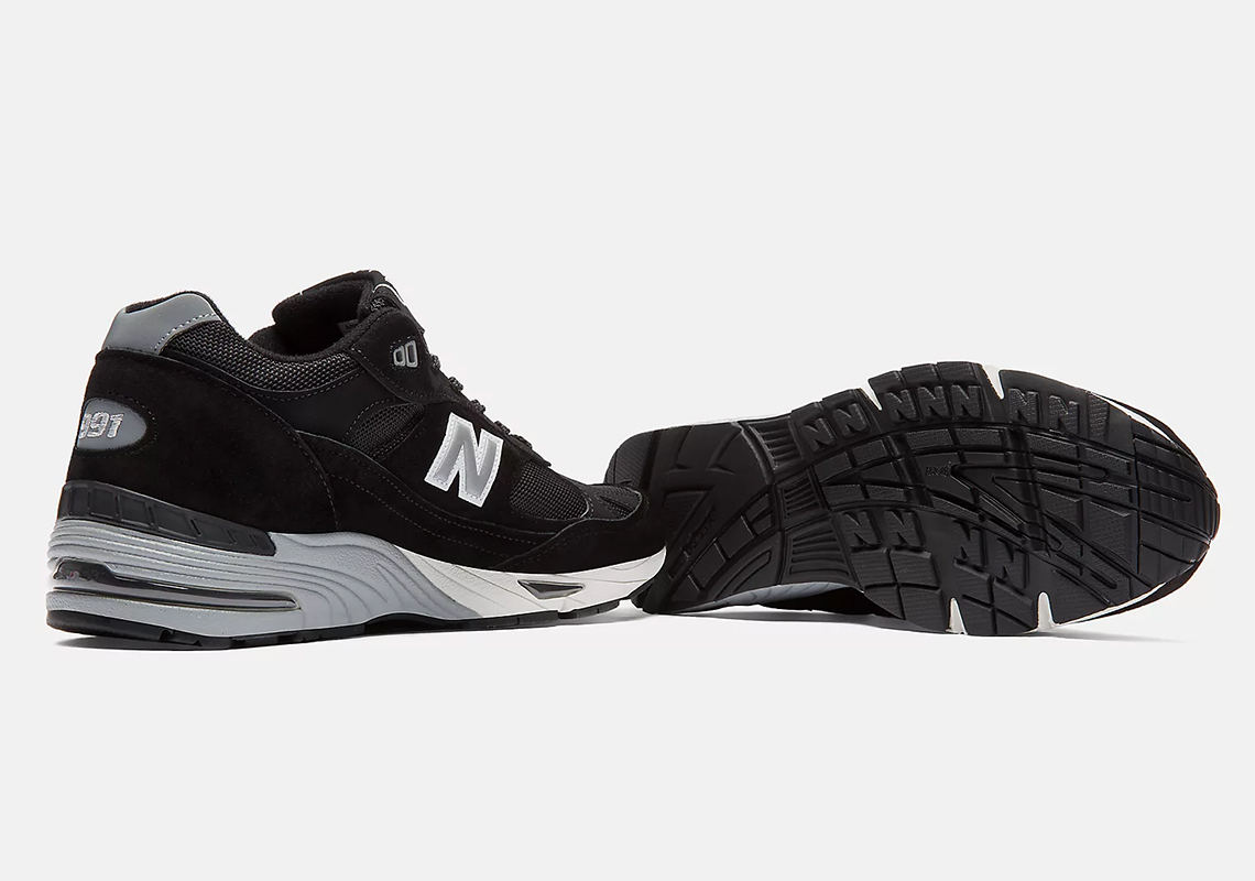 Giày New Balance 991 Made In UK mới có mặt với phiên bản Black/Grey - 4