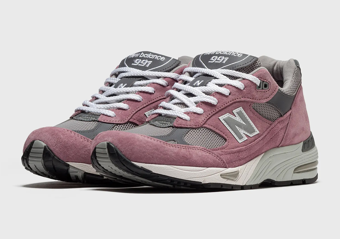 Giày New Balance 991 Made In UK với sắc hồng cá tính - 1