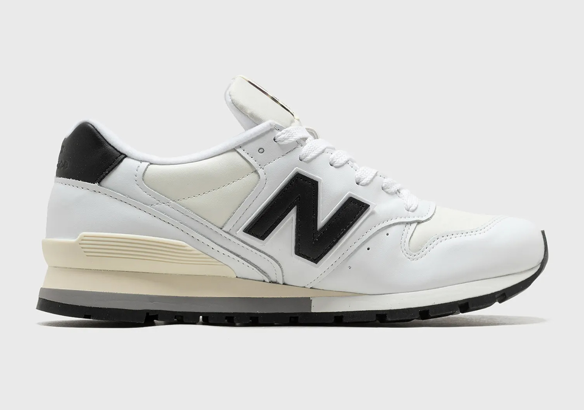 Giày New Balance 996 'White/Black' - Sự Kết Hợp Hoàn Hảo Của Sự Truyền Thống và Phong Cách Hiện Đại - 3