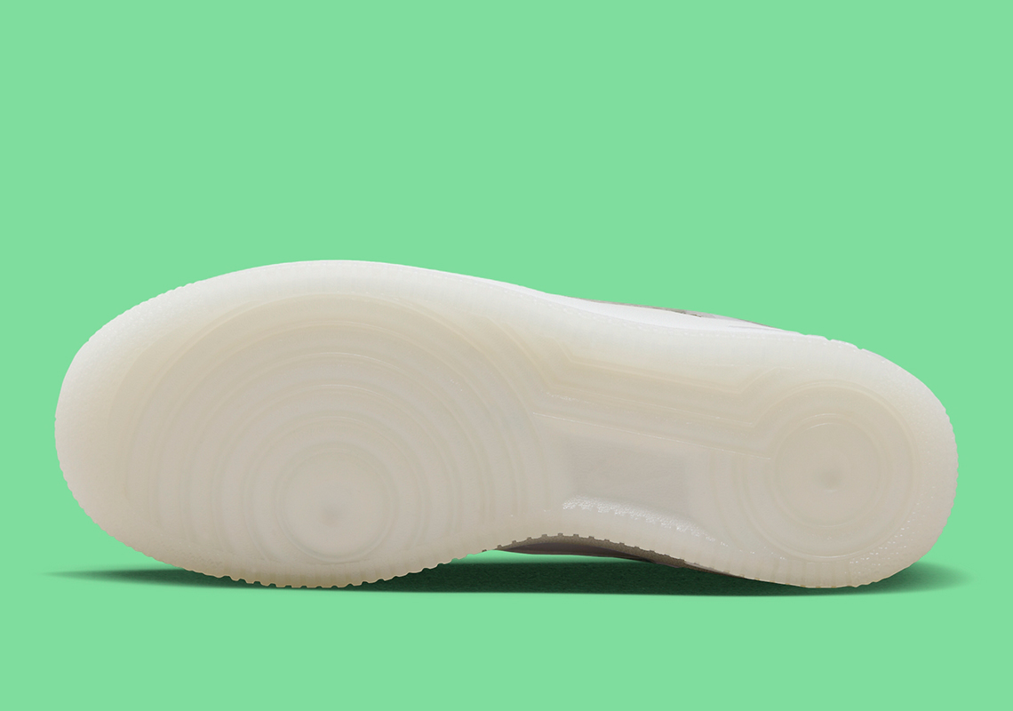 Giày Nike Air Force 1 Low Easter có màu pastel và họa tiết paisley mới. - 5