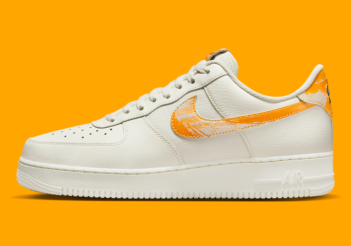 Giày Nike Air Force 1 Low Off White và Orange với những đường nét táo bạo - 1