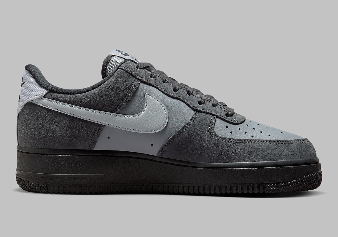 Giày Nike Air Force 1 Low phiên bản Wolf Grey được kết hợp cùng đế màu Anthracite - 3