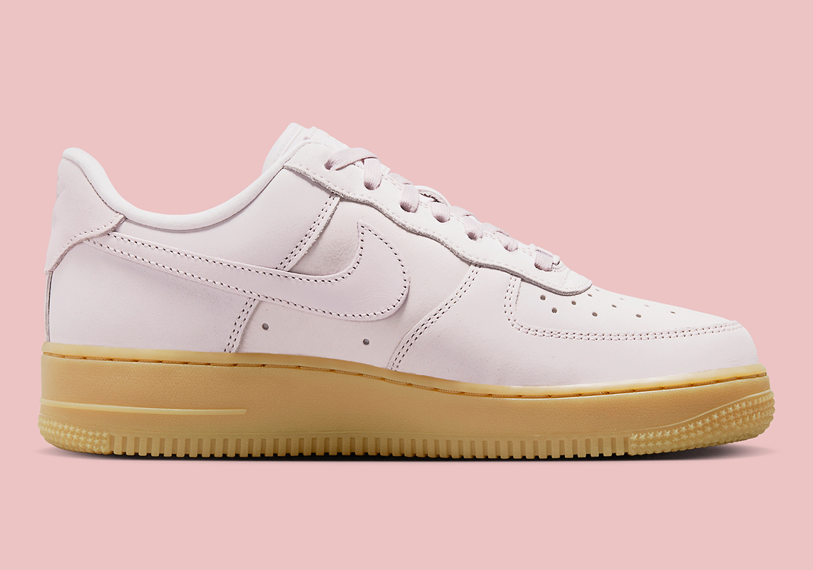 Giày Nike Air Force 1 Màu Hồng Nhạt Và Đế Gum - 3