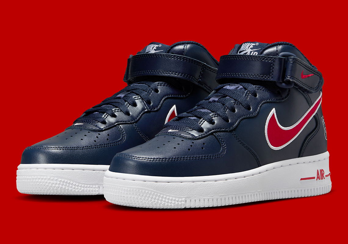Giày Nike Air Force 1 Mid được khắc hoạ huy chương Four-Peat của Houston Comet - 2