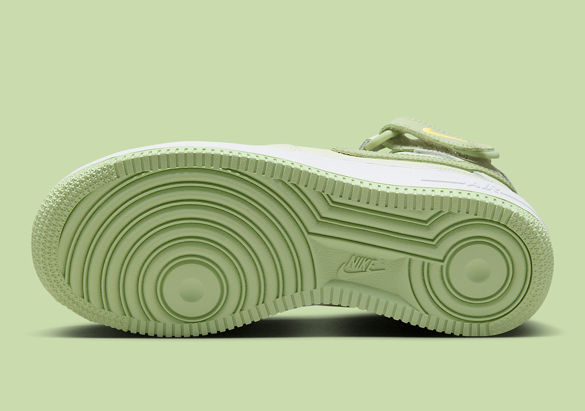 Giày Nike Air Force 1 Mid LE 'Sea Glass': Màu Sắc Mới Cho Phong Cách Thời Trang - 4