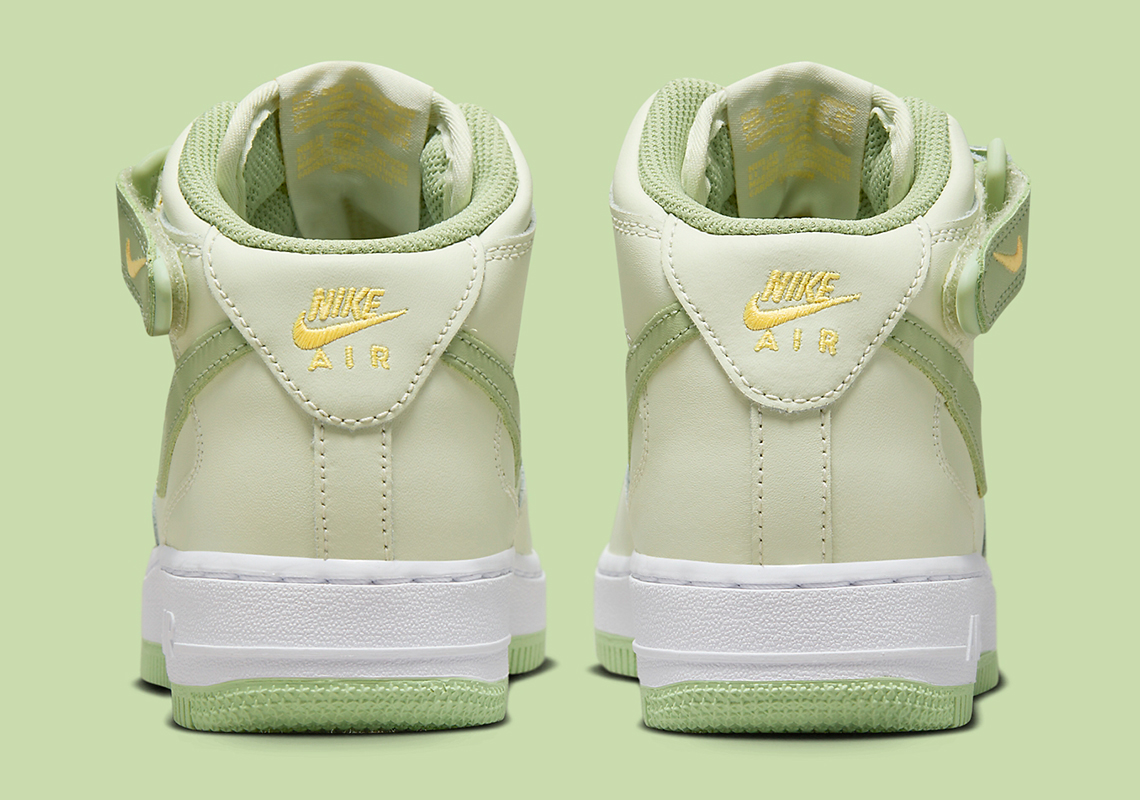 Giày Nike Air Force 1 Mid LE 'Sea Glass': Màu Sắc Mới Cho Phong Cách Thời Trang - 5