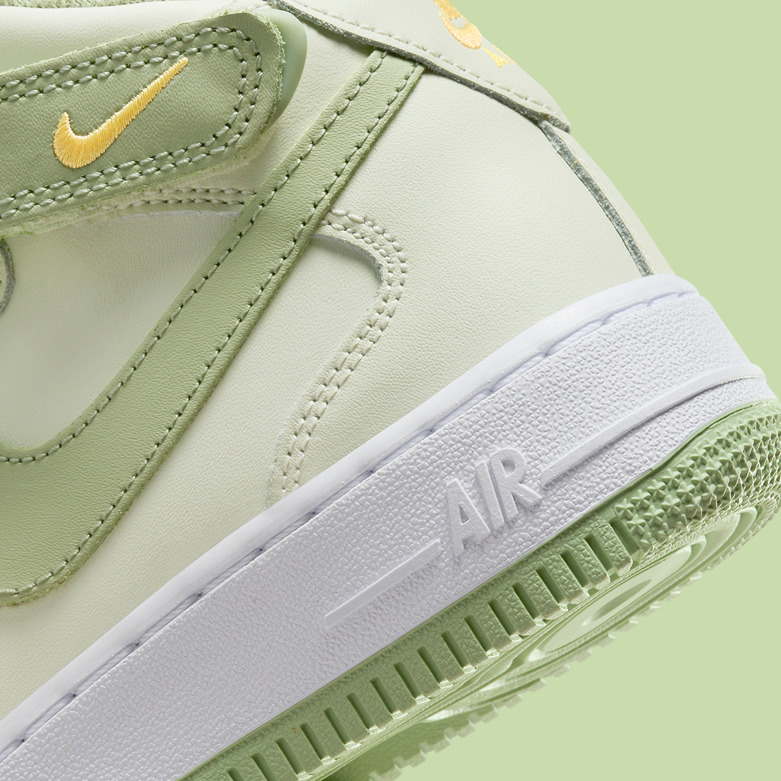 Giày Nike Air Force 1 Mid LE 'Sea Glass': Màu Sắc Mới Cho Phong Cách Thời Trang - 9