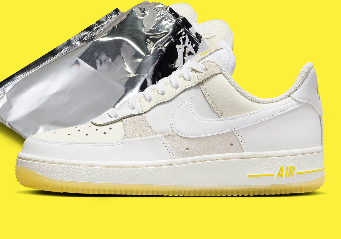 Giày Nike Air Force 1 mới được đóng gói trong túi chống tĩnh điện - 1