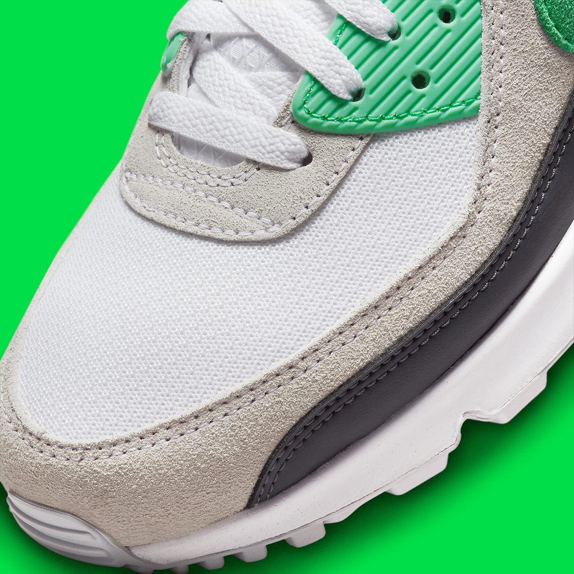 Giày Nike Air Max 90 Spring Green ra mắt với màu xanh nhạt và phong cách OG - 11