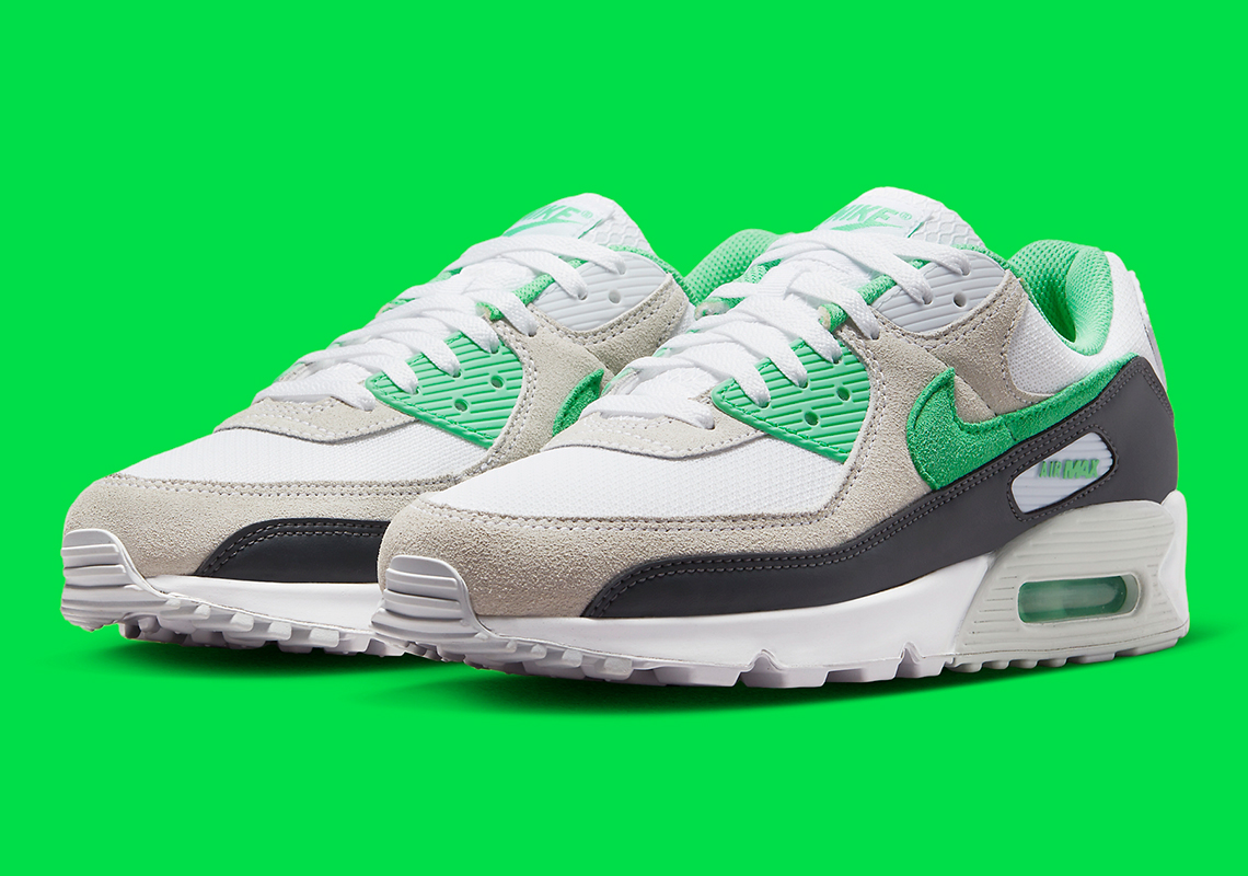 Giày Nike Air Max 90 Spring Green ra mắt với màu xanh nhạt và phong cách OG - 4