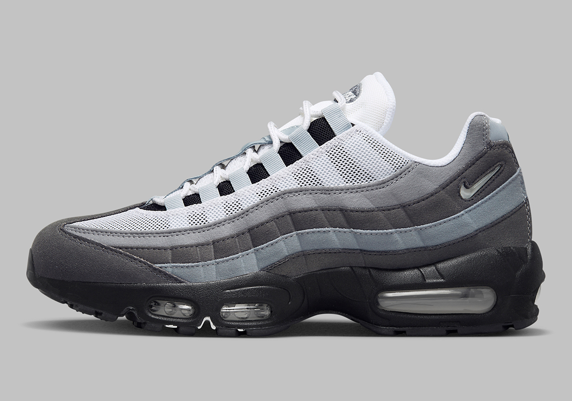 Giày Nike Air Max 95 Grayscale với swoosh đính hạt chất liệu cam - Thông tin phát hành - 1