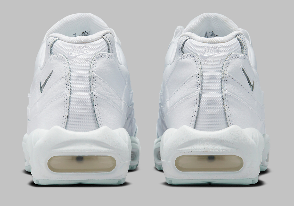 Giày Nike Air Max 95 Triple White trở lại với số lượng hàng mới - 5