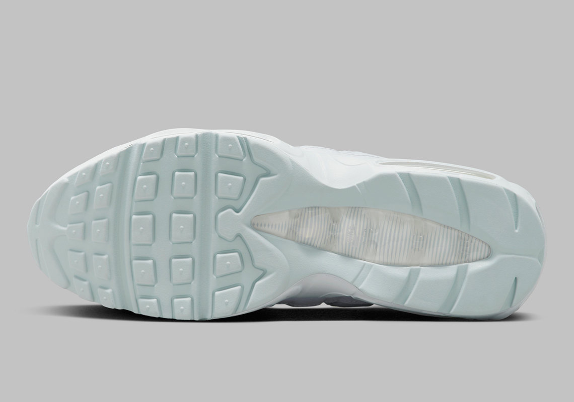 Giày Nike Air Max 95 Triple White trở lại với số lượng hàng mới - 6