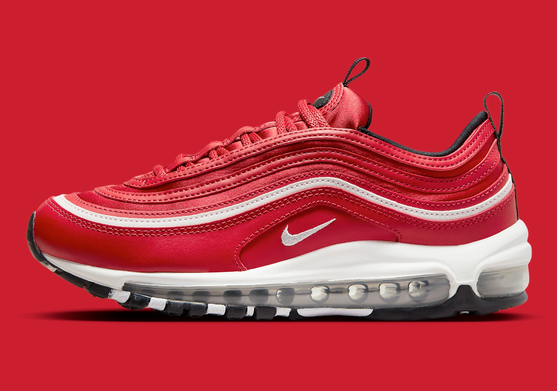 Giày Nike Air Max 97 phủ satin Gym Red nổi bật - 2