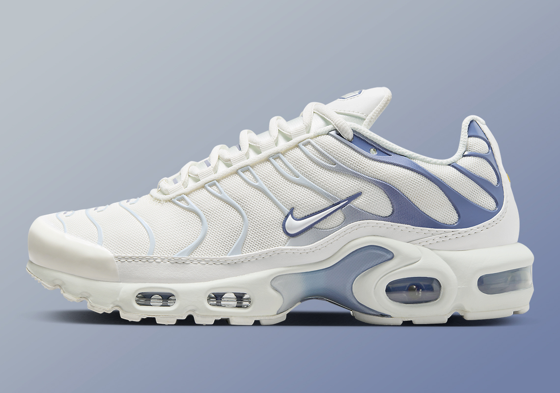 Giày Nike Air Max Plus - Phong Cách Độc Đáo Chào Mừng Kỷ Niệm 25 Năm! - 1