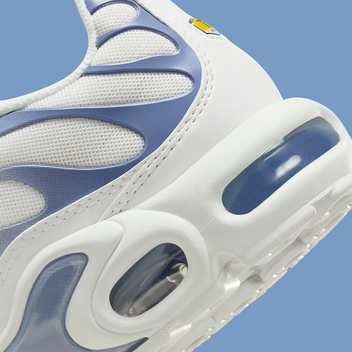 Giày Nike Air Max Plus - Phong Cách Độc Đáo Chào Mừng Kỷ Niệm 25 Năm! - 8