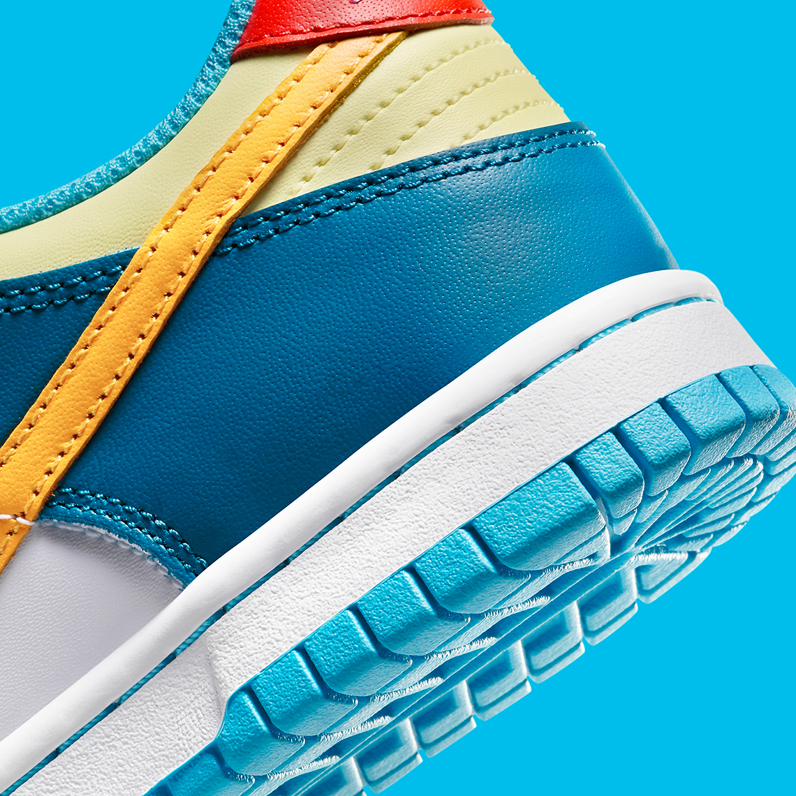 Giày Nike Dunk 'What The' Cho Trẻ Em: Sự Kết Hợp Đầy Màu Sắc - 10