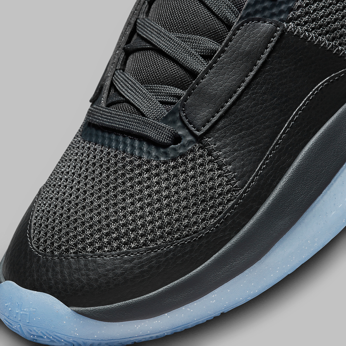 Giày Nike JA 1 12 AM của Ja Morant được trang trí đá Swarovski - 12