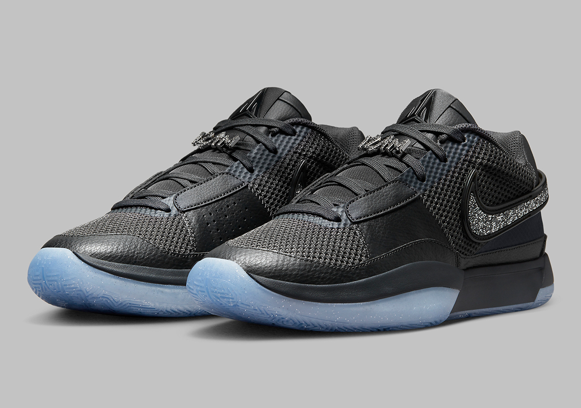 Giày Nike JA 1 12 AM của Ja Morant được trang trí đá Swarovski - 2