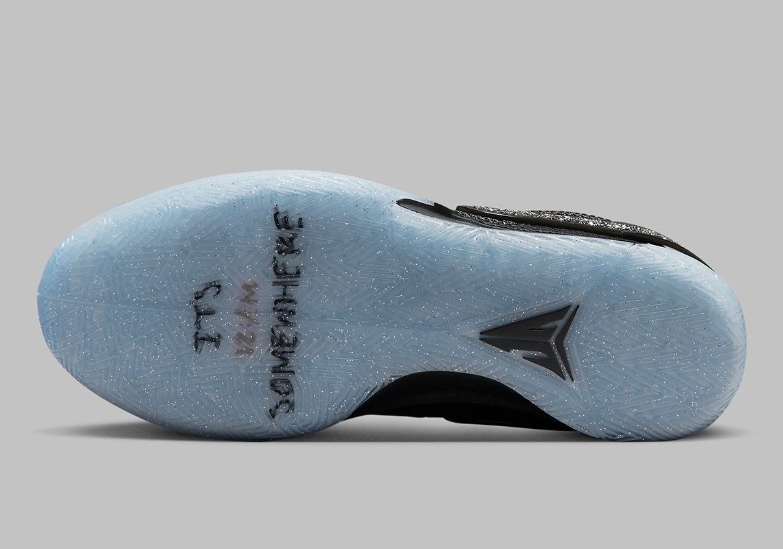 Giày Nike JA 1 12 AM của Ja Morant được trang trí đá Swarovski - 7