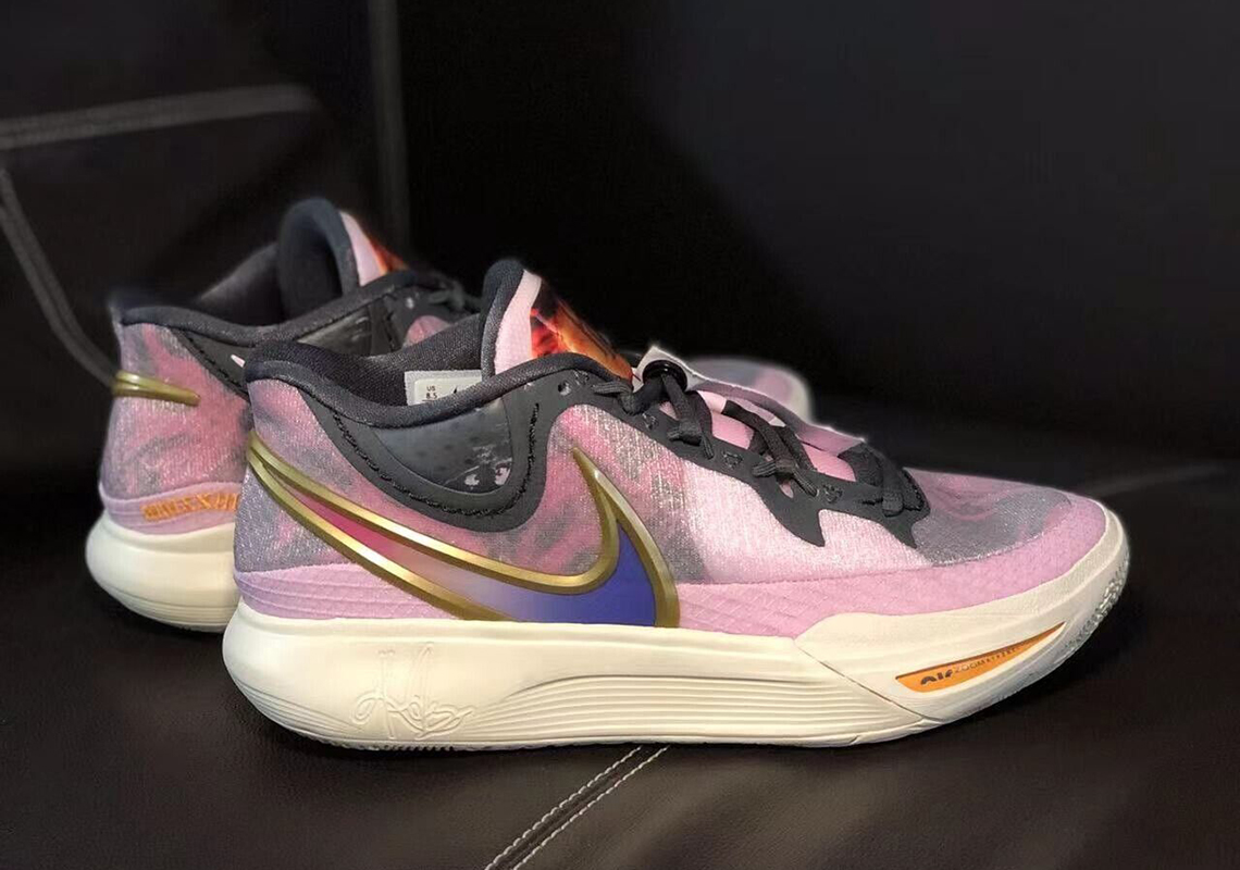 Giày Nike Kyrie 8 All-Star bị ngưng phát hành, chỉ còn duy nhất một đôi trên eBay với giá 2.300 USD - 3