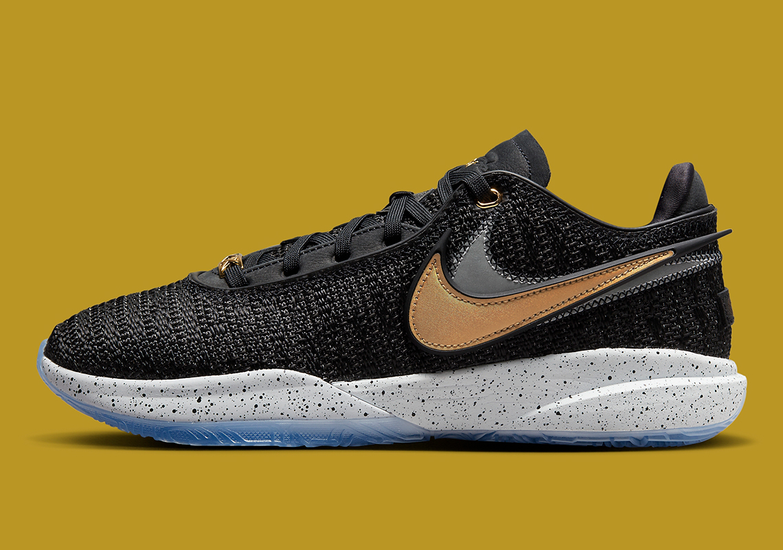 Giày Nike LeBron 20 Black/Metallic Gold ra mắt vào ngày 6 tháng 4. - 1